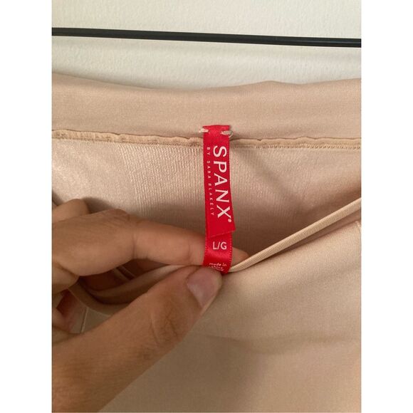 Spanx high waisted compression shorts - Picture 3 of 5